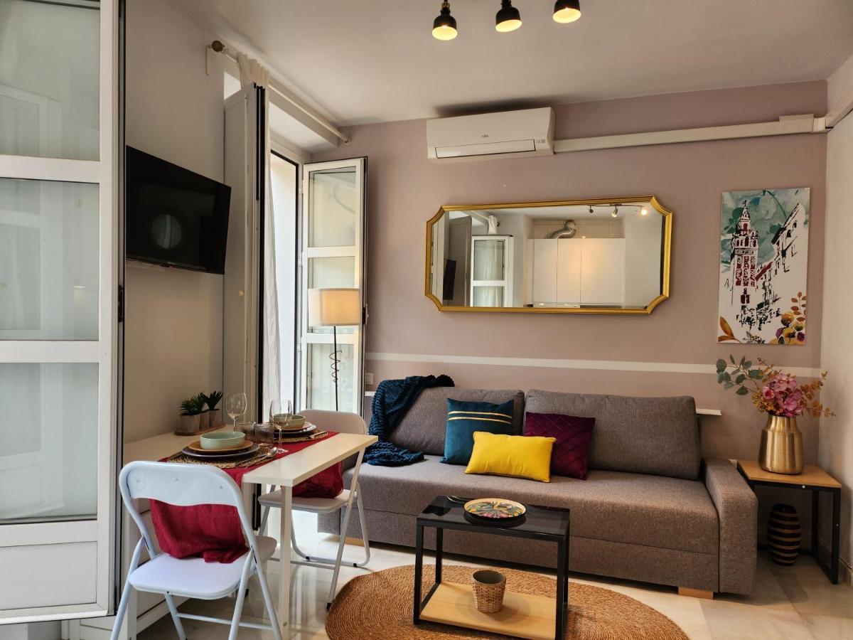 Lovely Center Apartments - Balcony Lux Sol เซบีญา ภายนอก รูปภาพ