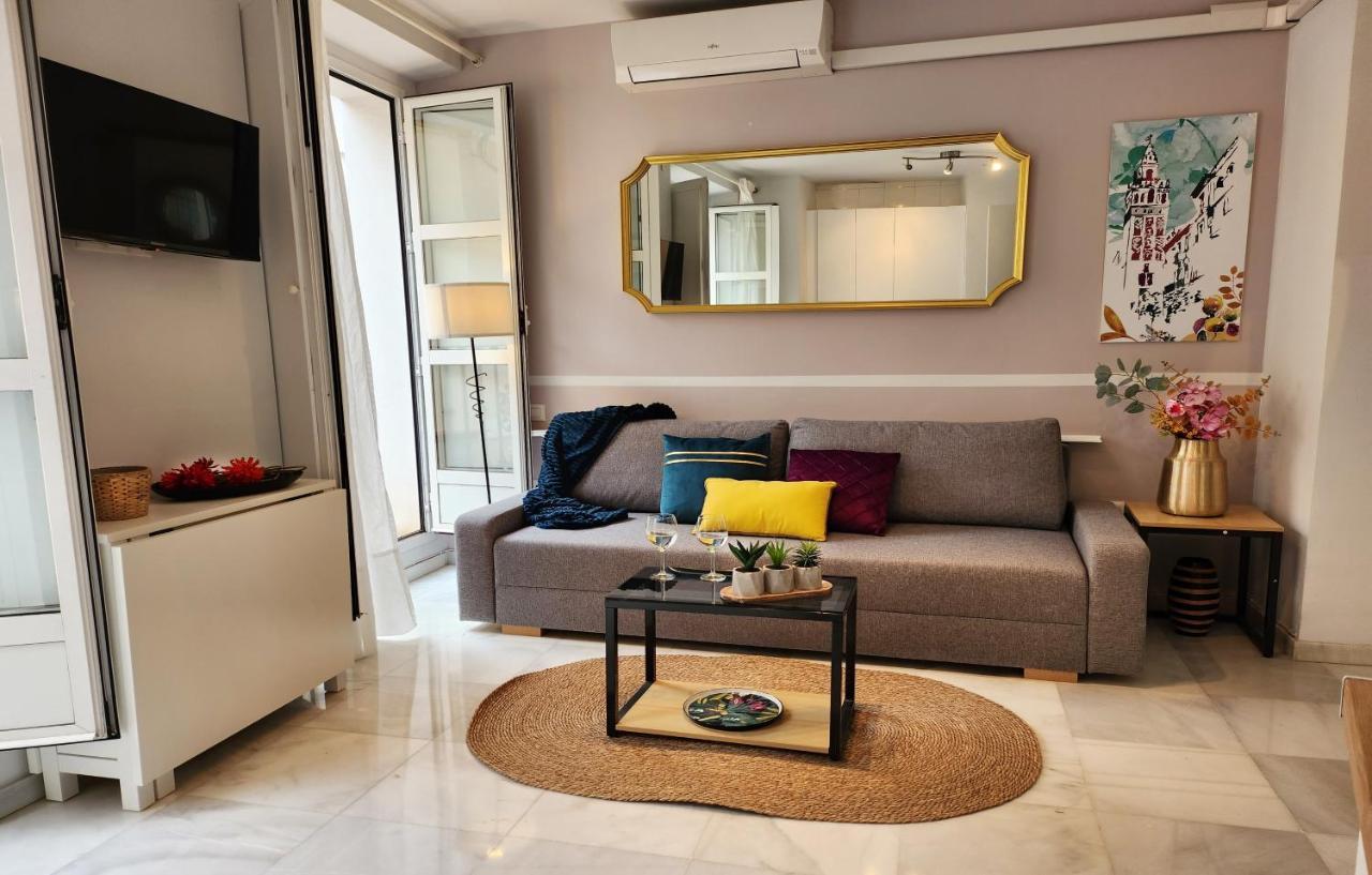 Lovely Center Apartments - Balcony Lux Sol เซบีญา ภายนอก รูปภาพ